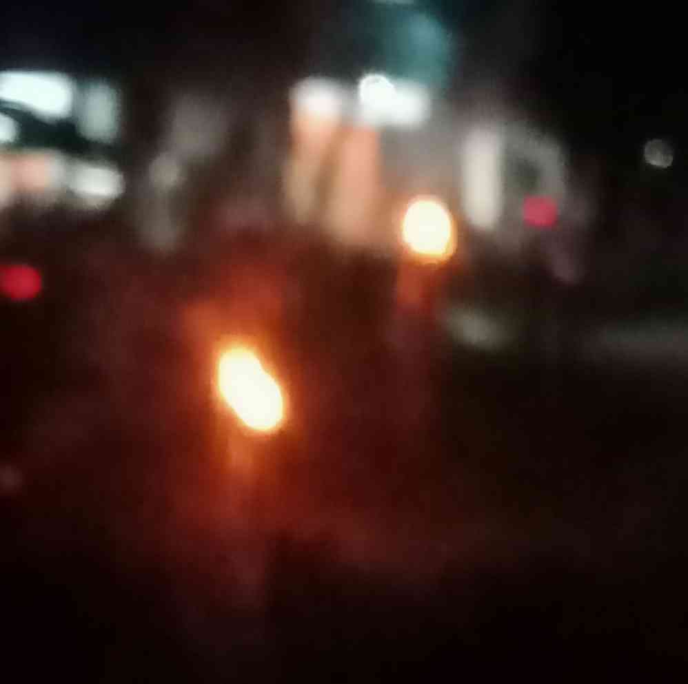 Foto Tempurung Kelapa dibakar. sumber foto:  Isman Maasak Air Nipis Bengkulu Selatan. 