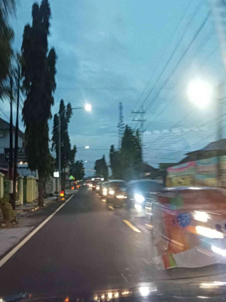 Mudik Madiun Purworejo, lalu lintas searah tujuan sepi, sedang lalu lintas arah berlawanan padat (dokpri)