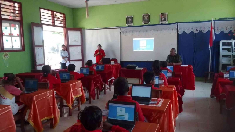 Gambar 1. Launching Pemanfaatan PTO Kipin School dalam Asesmen Tengah Semester SDNK Rumaat 
