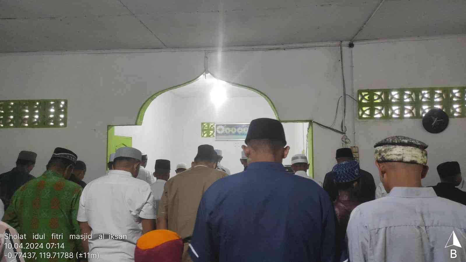 Sholat Ied Fitri bersama warga Desa Powelua