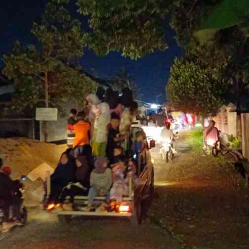 foto konvoi menggunakan pick up di labuhan dalam (dok. pribadi)