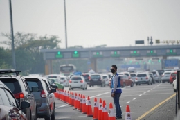 Arus lalu lintas mudik Lebaran di Cikampek Utama (Sumber Gambar: JASA MARGA via KOMPAS.com)