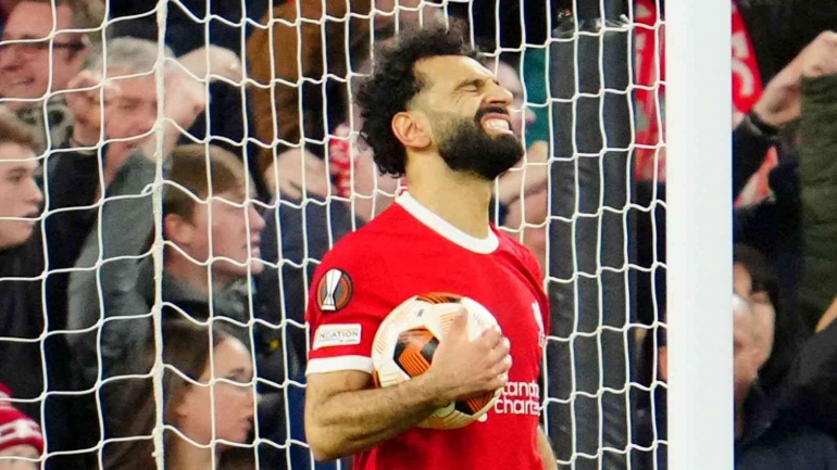 Mohamed Salah tidak mampu menolong Liverpool ketika kalah 0-3 dari Atalanta di perempat final Liga Eropa (Foto Skysports). 