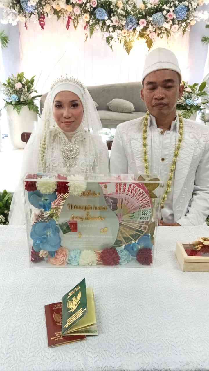 Buku nikah Nurusyifa Husnea dan Anang Suhendra sumber gambar dokumen pribadi 