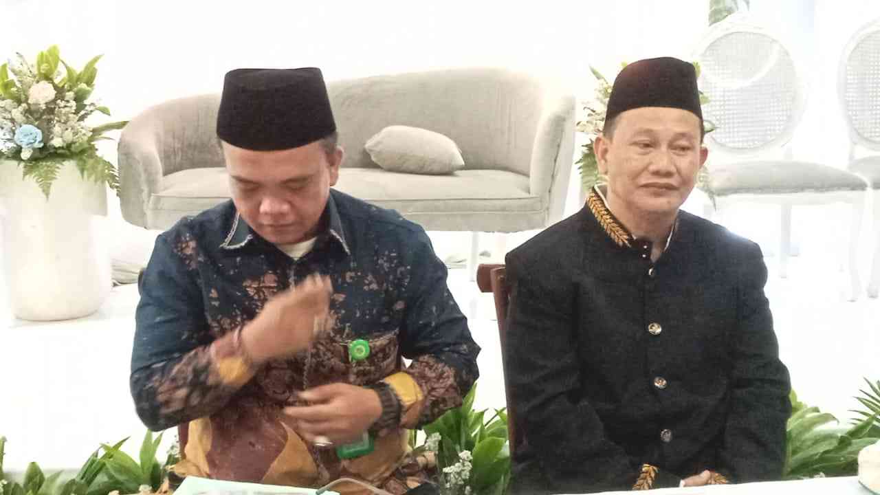 Ustadz Raden Syahrul dan ustadz NurJamil sumber gambar dokumen pribadi 