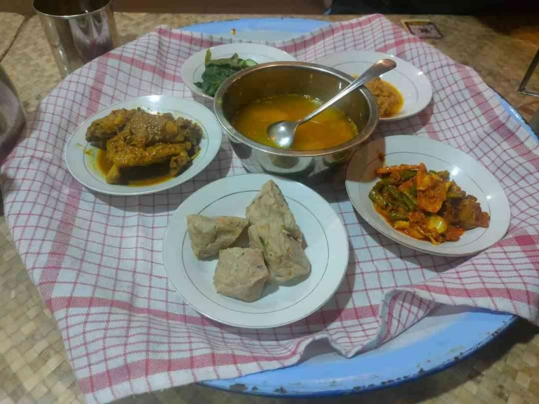 Penyajian masakan khas Belitung (dok asita)