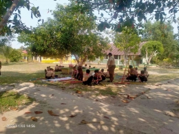 Aktifitas Pramuka SMP Negeri 2 Tukak Sadai Dalam Menyaiapkan Kemah Blog di Sekolah. (Sumber: Agustian Deny Ardiansyah/Dokpri)