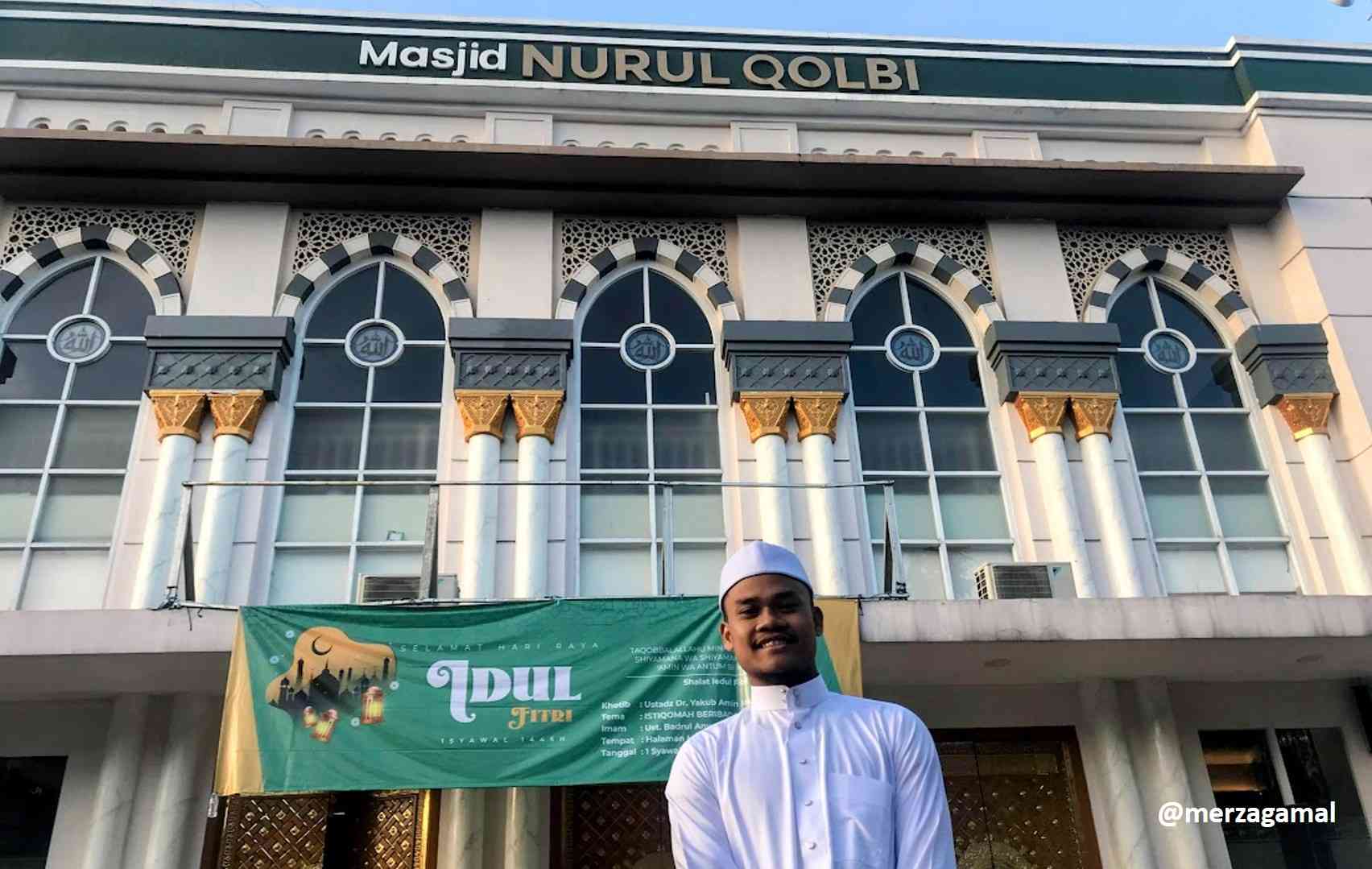 Budi, salah satu marbut yang sudah sarjana dan berangkat Umrah, sumber gambar: Dokumentasi Merza Gamal