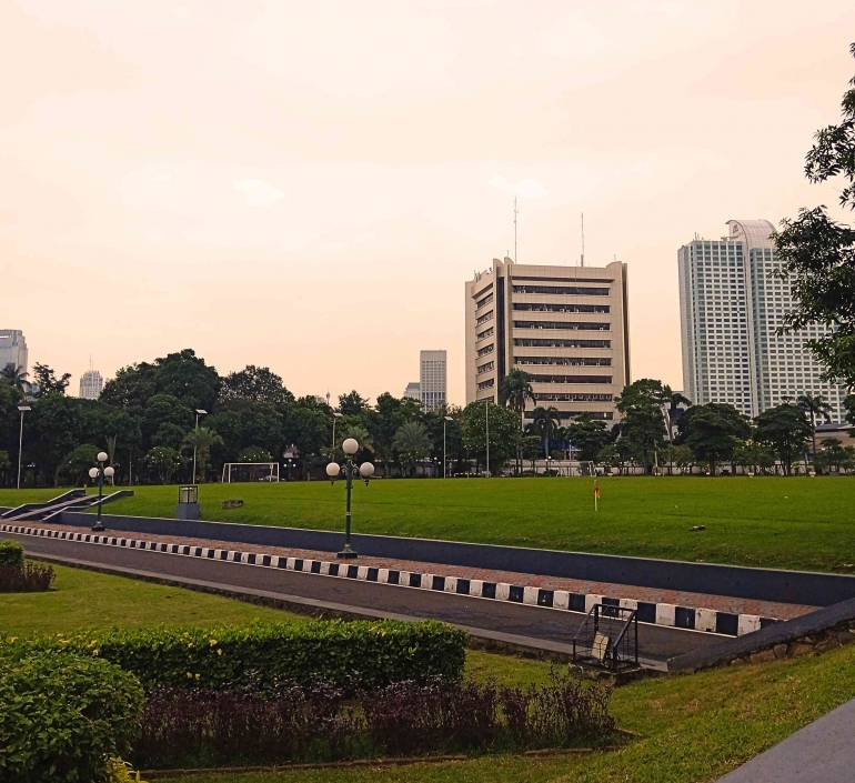 Poto pribadi, Kompleks Gedung Majelis Permusyawaratan Rakyat/Dewan Perwakilan Rakyat (MPR/DPR) Republik Indonesia