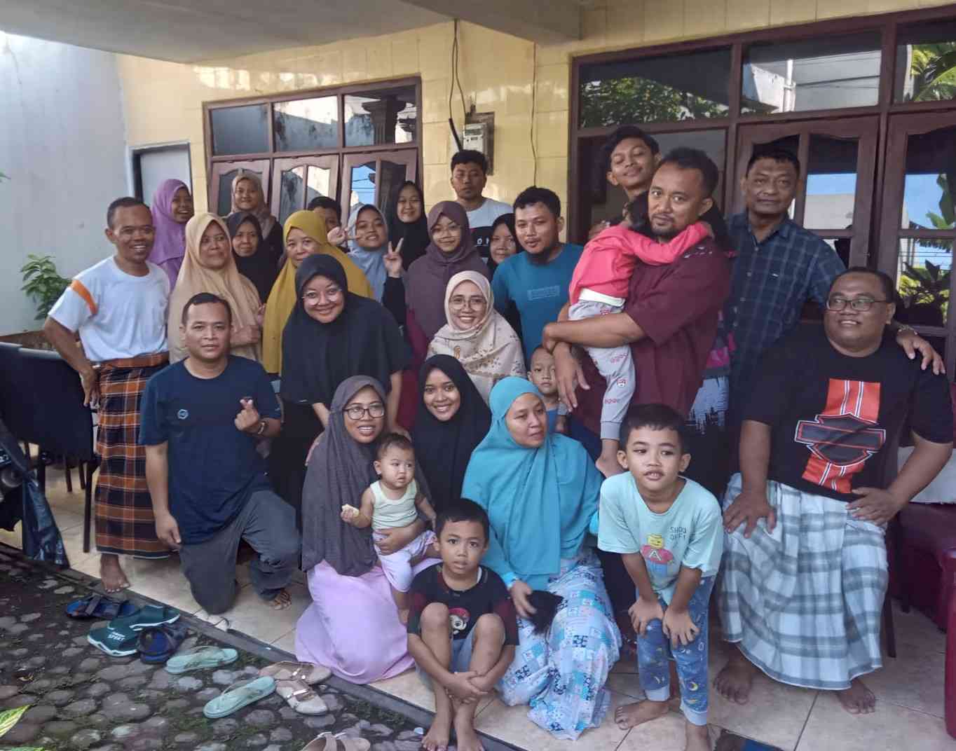 Temu Trah Perdana di rumah kakak Tertua di Sidoarjo. Dokpri