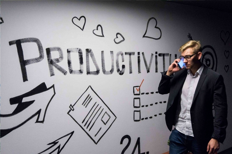 Produktifitas itu adalah tentang hasil, bukan lamanya bekerja (Andreas Klassen/Unsplash)