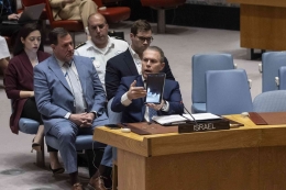 Gilad Erdan Dubes Israel untuk PBB dalam Rapat Darurat DK PBB tentang serangan Iran ke Israel. Foto : politico.com