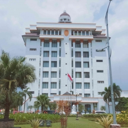 (Gedung Graha Krida Praja Pemerintah Kabupaten Ponorogo Jawa Timur/dokpri)