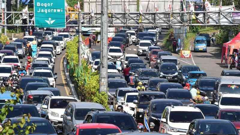 Ilustrasi kemacaten Jalan Raya Puncak Bogor.  Foto: Arif Firmansyah/ANTARA FOTO