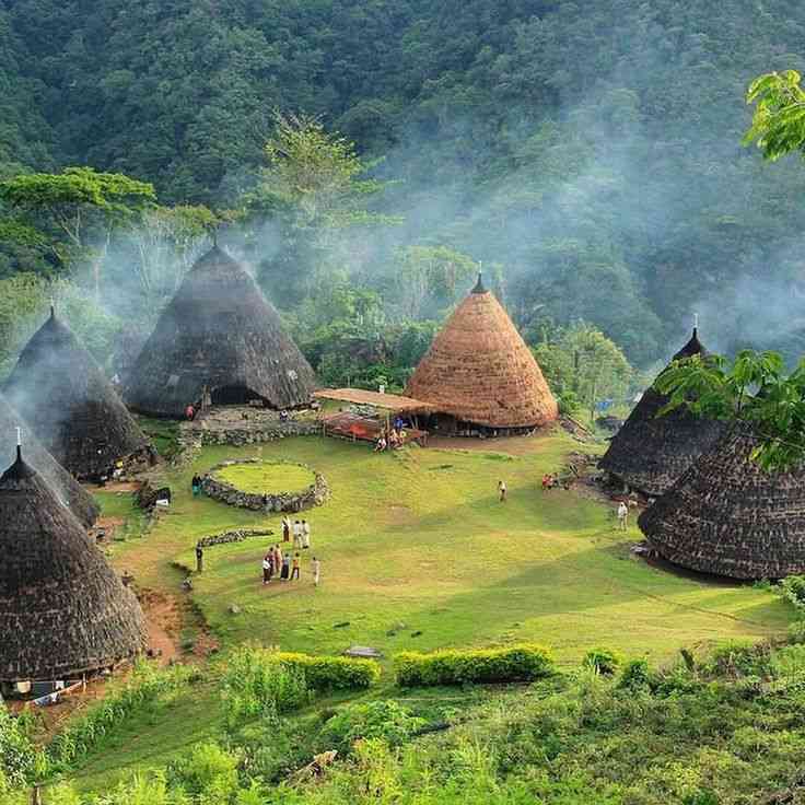 5 Destinasi Wisata Alam Indonesia yang Harus Kamu Kunjungi! Halaman 1 ...