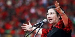Salah satu gaya pidato tokoh Megawati Sukarnoputri (dok foto: industry.co.id)