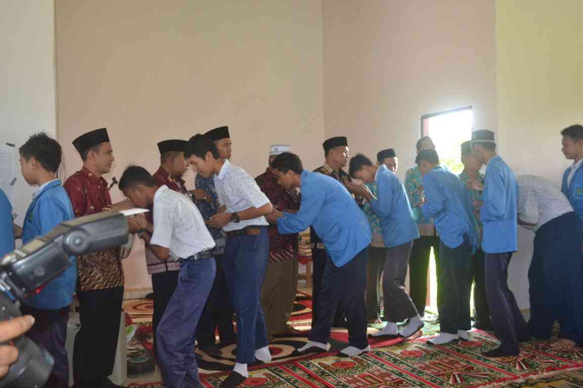 Memperkuat Keharmonisan Melalui Tradisi Halal Bi Halal Di Sekolah ...