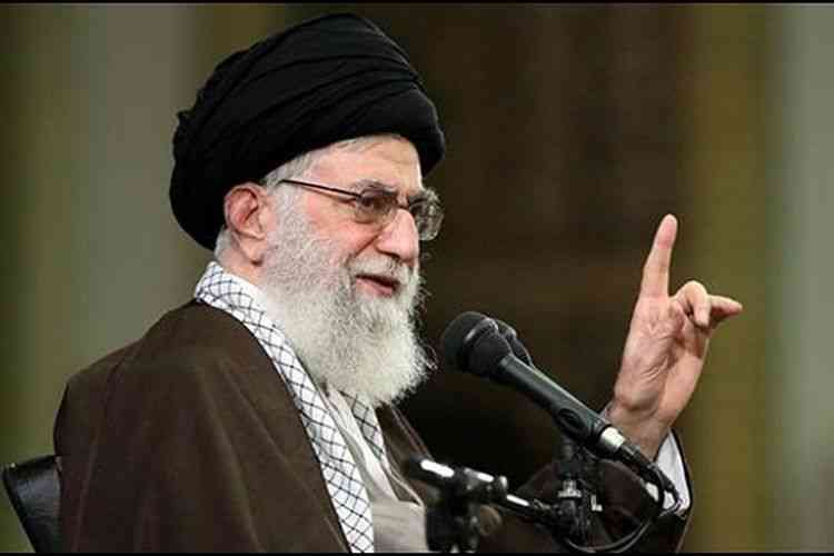 Ayatullah Khamenei (sumber : Kompas)