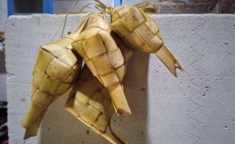 Kompasiana.com - Gambar ketupat yang telah dimasak. (Dokumentasi pribadi/Elsa Arta Prayogo)