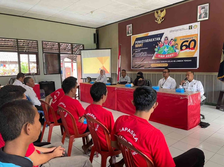 Warga Binaan dan Pegawai Lapas Terbuka Lombok Tengah mengikuti Penyuluhan Kesehatan/dok. pri