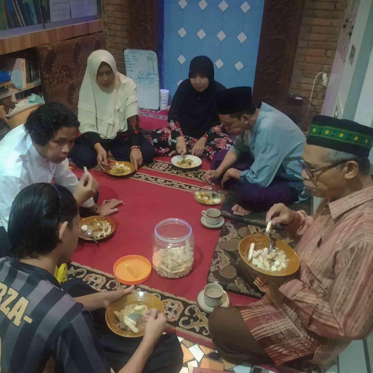 sumber pribadi (makan bersama)