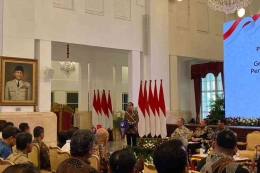 Presiden Joko Widodo saat memberikan pengarahan dalam rangka peringatan 22 tahun Gerakan Nasional Anti Pencucian Uang dan Pencegahan Pendanaan Terorisme (APU) PPT di Istana Negara, Jakarta Pusat, Rabu (17/4/2024). Foto: KOMPAS.com/FIKA NURUL ULYA
