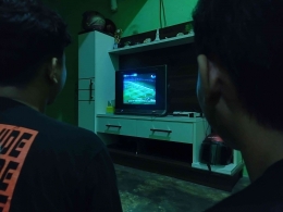 POV/sudut pandang para pendukung Barca saat menyaksikan pertandingan di TV, (sumber: Dokumentasi Pribadi)