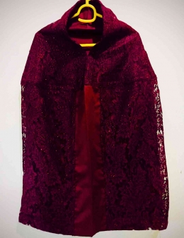 Kerudung Shimer berlapis kain brokat dengan Payet berkilau hasil desain dan  jahit pribadi (dokpri)