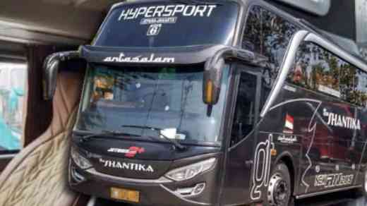 Sleeper bus dengan harga premium tampak dari depan. (Foto: Shantika)