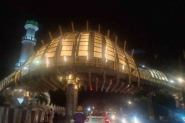 Jempatan Layang penghubung Menara Sabilulungan/Asmaul Husna dengan Masjid Al-Fathu (Foto: Dok. Pribadi)