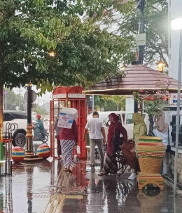 Hujan deras saat parade senja di Kota Madiun baru dimulai (dokpri)