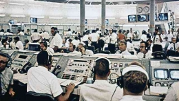 Ruang Kontrol Apollo 11 - credit to WBAL TV
