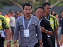 Sosok Roby Wijaya pada saat menjadi Manager Sepakbola (Sumber : Facebook Roby WIjaya)