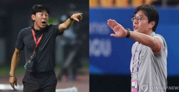 Shin Tae-Yong (kiri) vs Hwang Sun-Hong, nanti jika Garuda Muda vs Korea Selatan U23 di Perempat Final AFC U23 Jumat (26.04.2024) dinihari. (Foto: Aditya Pradana Putra/Yonhap Press)