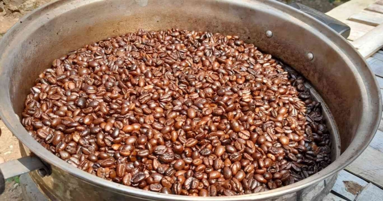 Roasted bean coffee (dokpri Greg Nafanu)