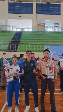 SMK Angkasa 1 Jakarta juara 3 cabang olahraga renang dan atletik  O2SN tingkat kota administrasi Jakarta Timur (dok. pribadi)