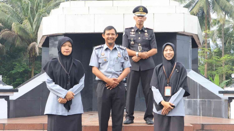 Tabur Bunga di TMP Sureng Yudha, Rupbasan Purbalingga Beri Penghormatan Jasa Pahlawan (Dok. tim humas)