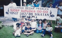 Anak-anak, menantu dan cucu anggota Pramuka ex-Gudep 130-133 Surabaya selalu diajak serta setiap reuni pramuka. Sumber gambar dokumen pribadi