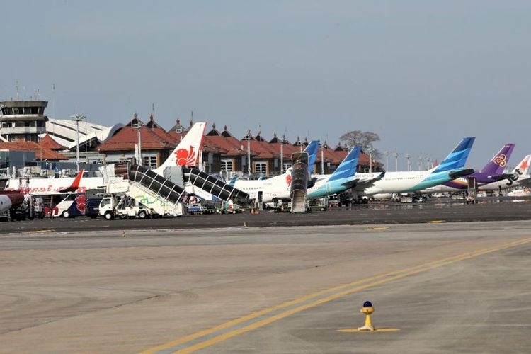 Sumber gambar: Ilustrasi pesawat di bandara kelolaan PT Angkasa Pura I (AP I).(Dok. AP I via Kompas.com)