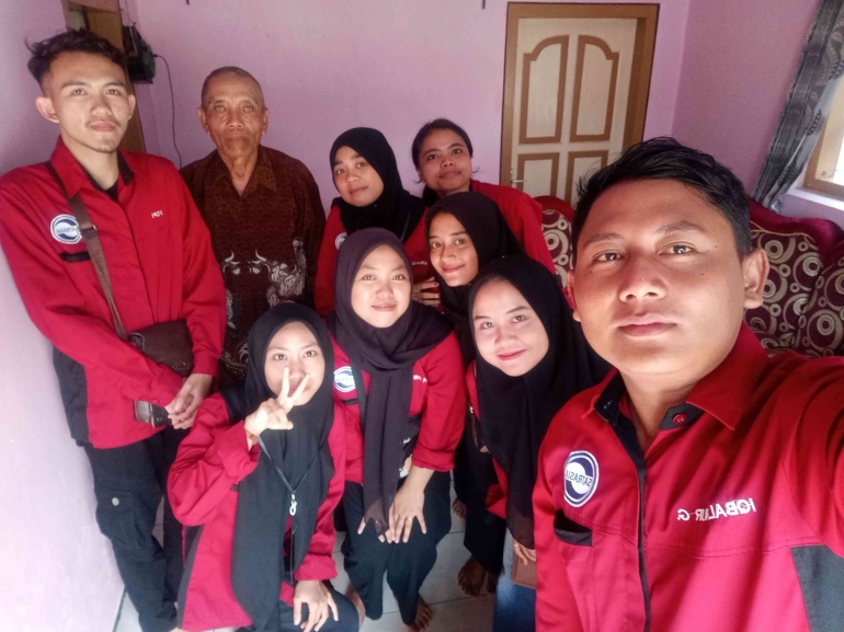 Foto bersama Pak Tumiran