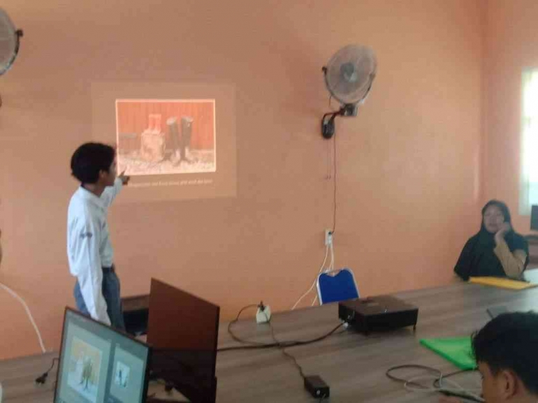 Dokumentasi Bu Annie Karyani