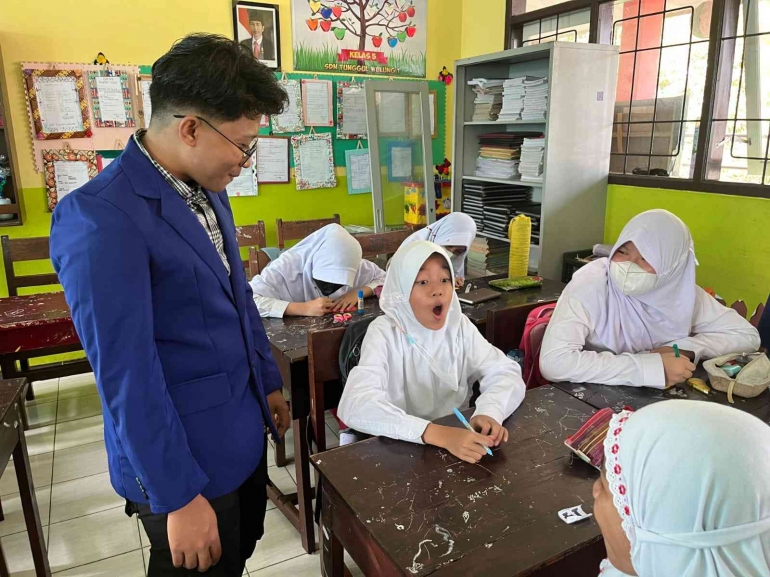 Interaktifnya siswi kelas 5 SDN TUNGGULWULUNG 1