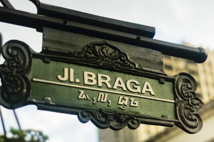Jalan Braga sebagai salah satu spot terkenal di Kota Bandung (Pixabay/YukiZR)