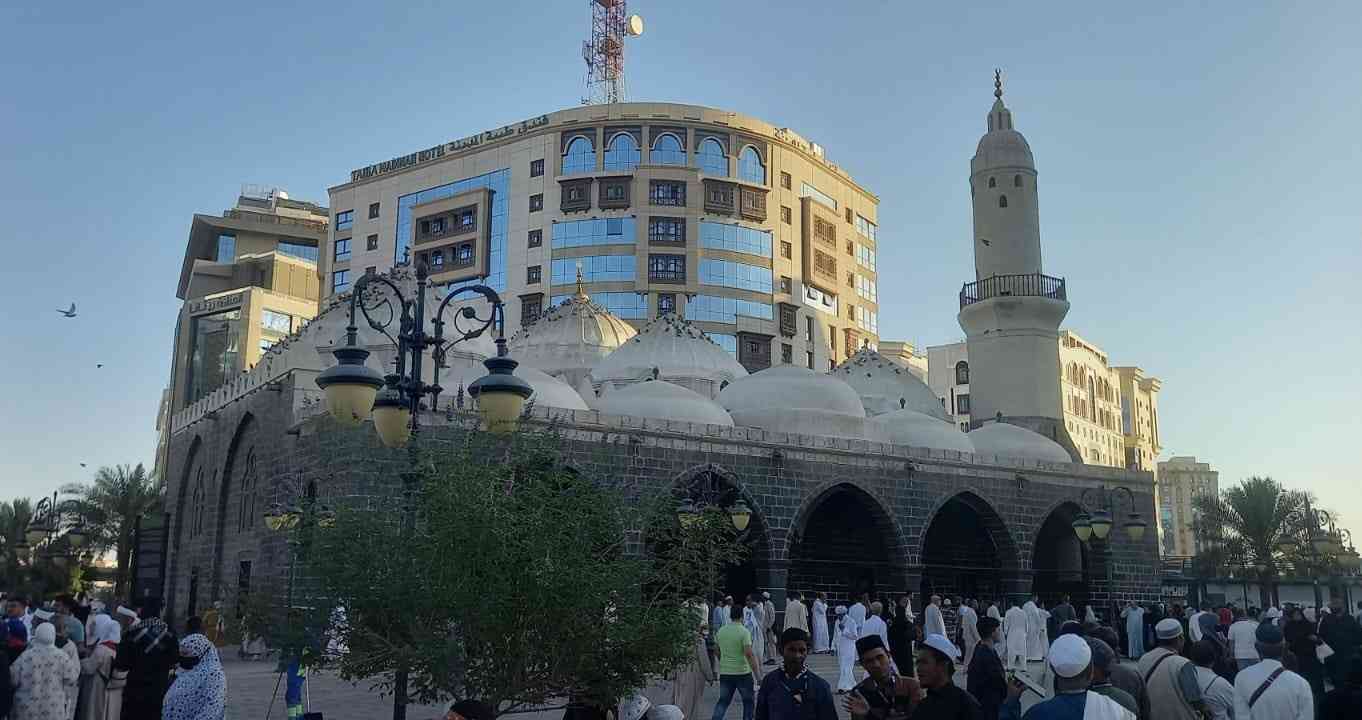 Al Ghamamah, Masjid Awan Dan Tempat Sholat Ied Pertama Halaman 1 ...