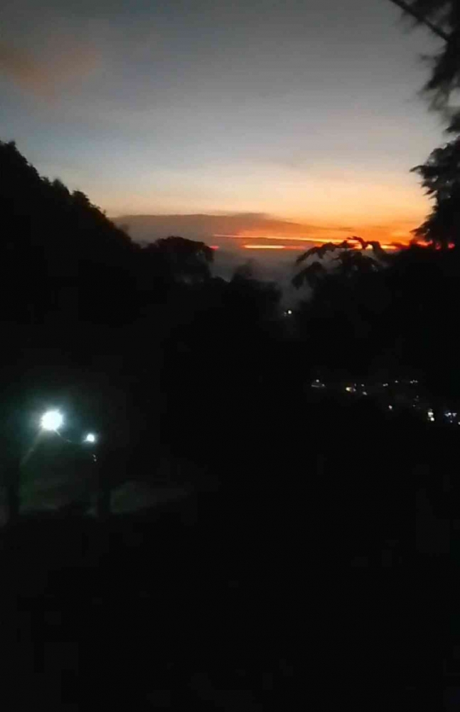 Berburu the amazing of sunrise di Bukit Si Kunir, Dieng, Wonosobo (dokpri)