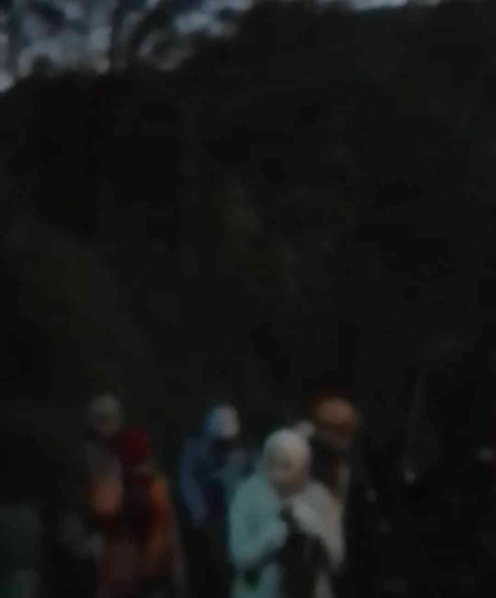 Mulai melakukan pendakian menuju bukit Si Kunir (dokpri)