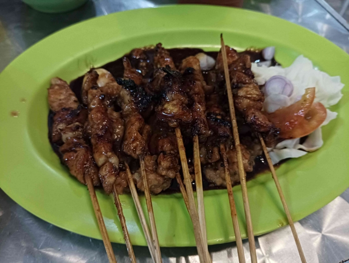 Menikmati Lezatnya Sate Pak San yang Gendut, Jusi dan Maknyus(dokpri)