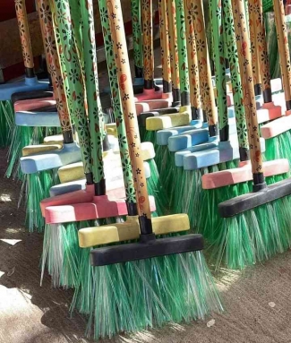 Sapu DUBB (Daur Ulang Botol Bekas) Ramah Lingkungan: Inovasi untuk Masa Depan yang Lebih Hijau Halaman 1 - Kompasiana.com