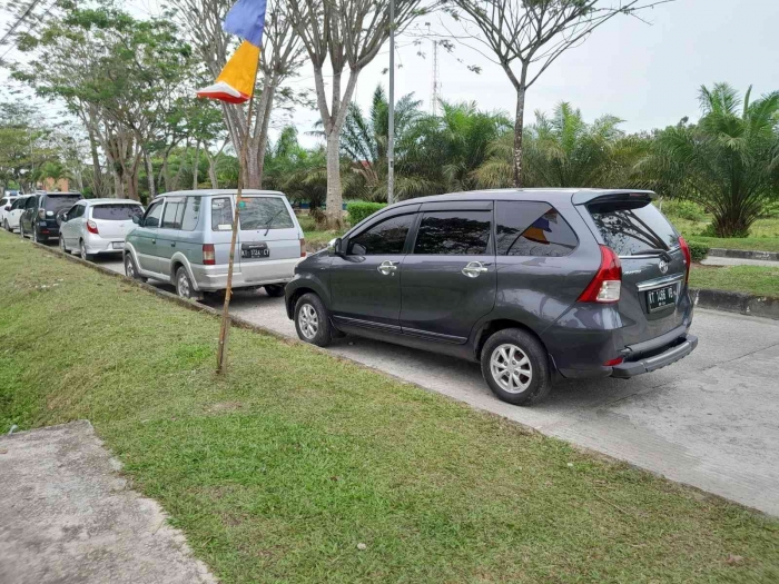 Banyak mobil digunakan untuk angkut (dokpri)