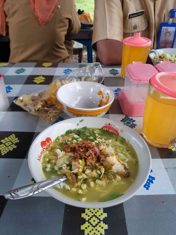 Penampakan satu porsi soto DPR (dokpri)